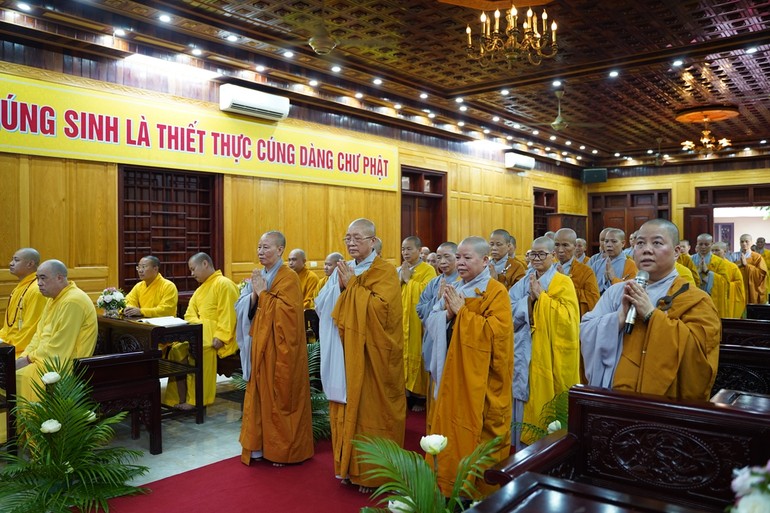  Chư Ni trưởng tại chùa Pháp Điện - trường hạ cơ sở II của Ban Trị sự GHPGVN tỉnh Hưng Yên