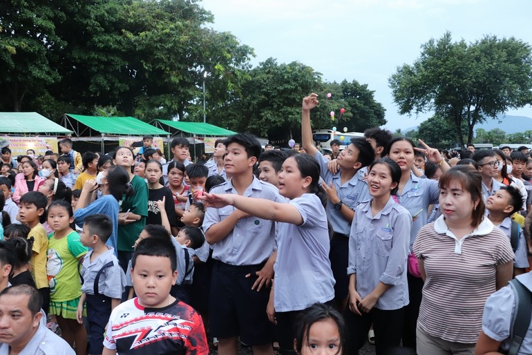 Các em thiếu nhi tham gia chương trình Tết Trung thu tại chùa Hộ Pháp - TX.Phú Mỹ - Ảnh: Quảng Chuyên