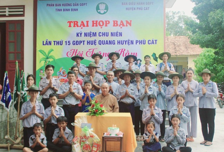 Trong ngày vui kỷ niệm chu niên 15 thành lập Gia đình Phật tử Huệ Quang