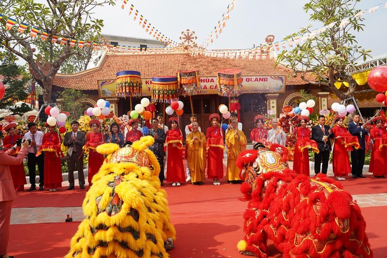 Cắt băng khánh thành chùa Nghiêm Quang