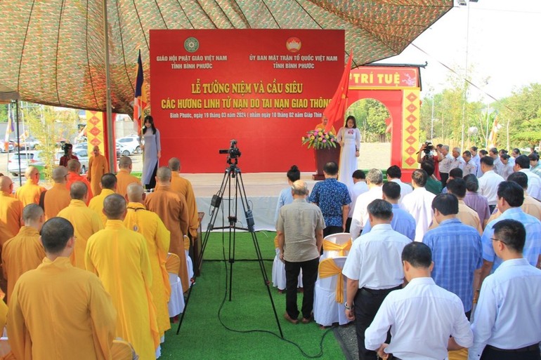 Tưởng niệm nạn nhân tử vong do tai nạn giao thông