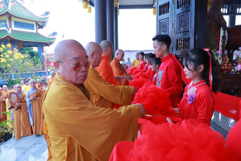 Cắt băng khánh thành ngôi Tam bảo chùa Thanh Vân - H.Bù Đốp