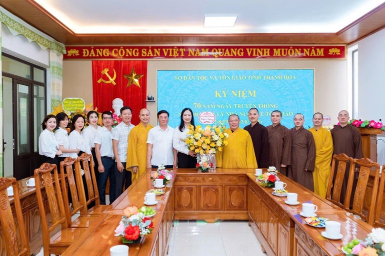 Ban Trị sự GHPGVN tỉnh đã đến thăm và chúc mừng Ban Tuyên giáo và Dân vận Tỉnh ủy và Sở Dân tộc và Tôn giáo tỉnh