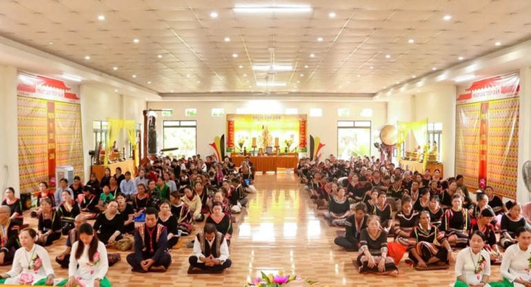 Đắk Lắk: Gần 300 Phật tử người đồng bào dân tộc tham gia khóa tu "Phật về buôn làng"
