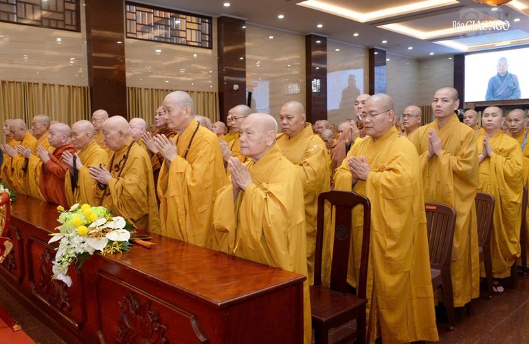 Chư tôn đức Hội đồng Chứng minh, Hội đồng Trị sự, Ban Trị sự TP.HCM thành kính tưởng niệm