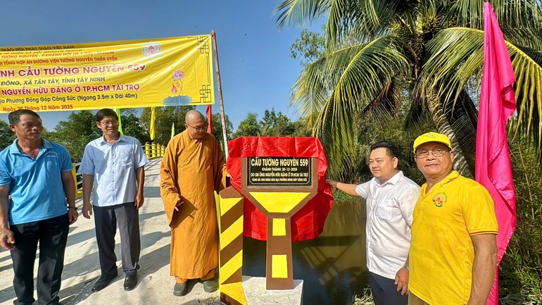  Chùa Tường Nguyên khánh thành cầu Tường Nguyên 559, tại xã Tân Tây, tỉnh Tây Ninh