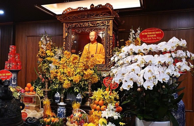 Tôn tượng cố Trưởng lão Hòa thượng Thích Thanh Tứ tại tổ đình Nho Lâm