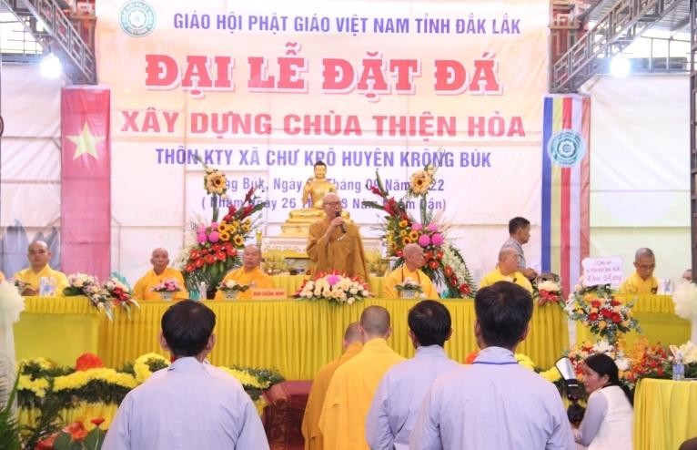 Chư tôn đức chứng minh tại lễ đặt đá xây dựng chùa Thiện Hòa