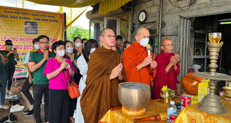 Chư tôn đức chùa Giác Hoàng cử hành lễ chú nguyện