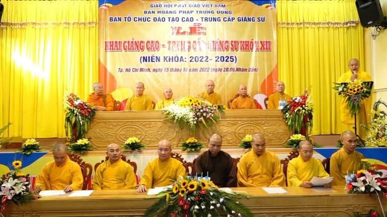 Ban Hoằng pháp Trung ương khai giảng Lớp đào tạo Cao - Trung cấp giảng sư khóa XII (2022-2025) tại chùa Hòa Khánh - Ảnh: Lâm Huy