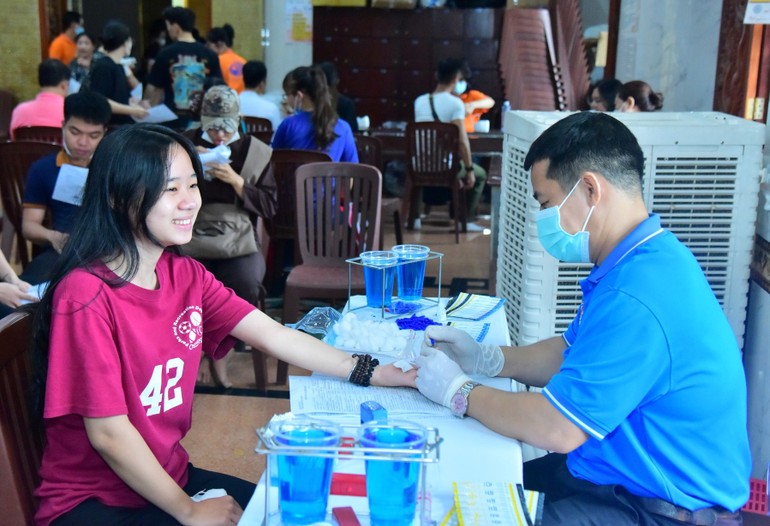 "Mỗi giọt máu cho đi, một cuộc đời ở lại"