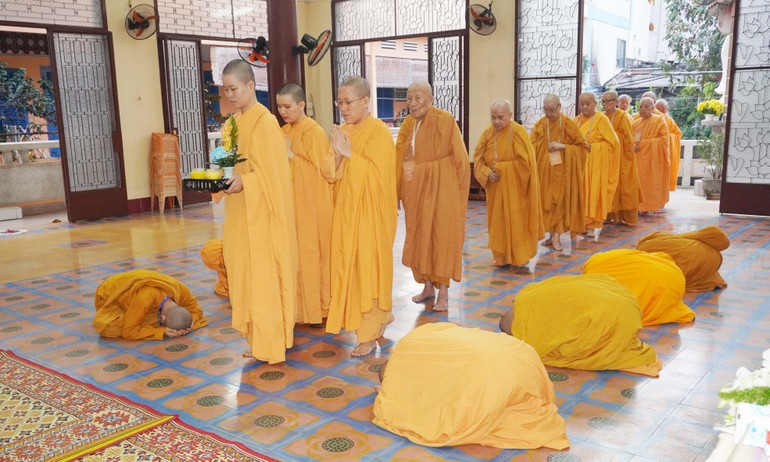 Thành kính cung thỉnh Hội đồng Thập sư Ni quang lâm giới trường tịnh xá Ngọc Phương truyền giới