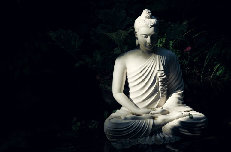 Tín cần phải đi cùng với tuệ, với sự tư duy phân tích, hiểu biết đúng đắn, phù hợp với chân lý, khi ấy tín sẽ làm cho các thiện pháp khác phát sinh, làm cho tâm lắng trong, thanh tịnh, an lạc, sáng suốt