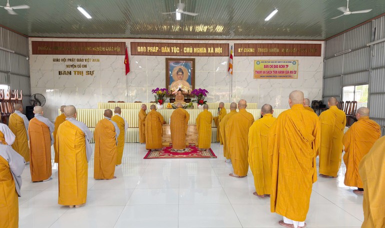 Tăng Ni xã Củ Chi, Tân An Hội, Thái Mỹ, An Nhơn Tây, Nhuận Đức, Phú Hòa Đông, Bình Mỹ thực hiện Bố-tát tại chùa Pháp Thành