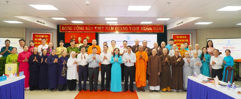 Họp mặt các vị chức sắc, chức việc các tôn giáo trên địa bàn P.Xuân Hòa trước thềm xuân 