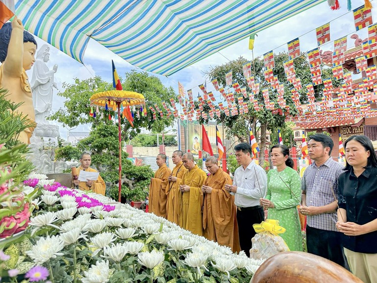 Đại lễ Phật đản của Phật giáo H.Cần Giờ diễn ra tại chùa Phước Hải