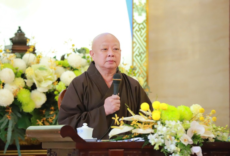 Hòa thượng Thích Lệ Trang, Trưởng ban Trị sự GHPGVN TP.HCM chủ trì buổi sinh hoạt - Ảnh: Trung Thắng