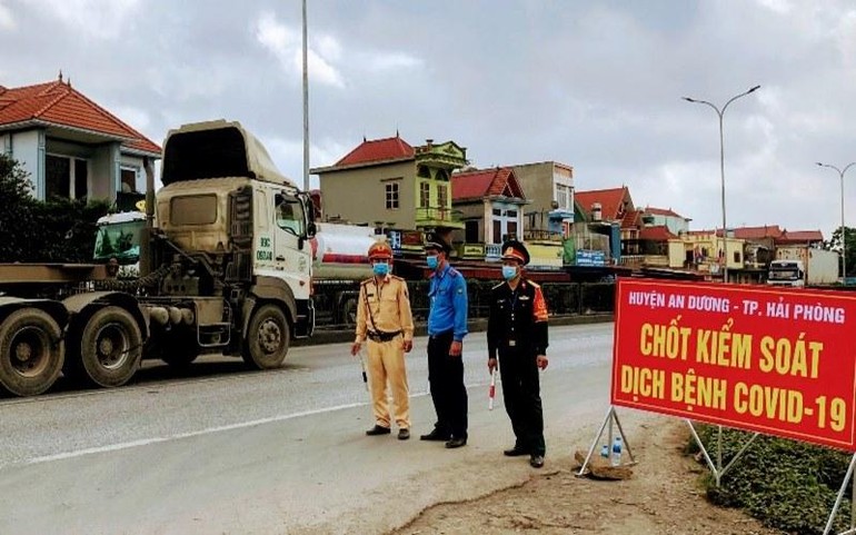 Chốt kiểm soát dịch Covid-19 trên quốc lộ 5A