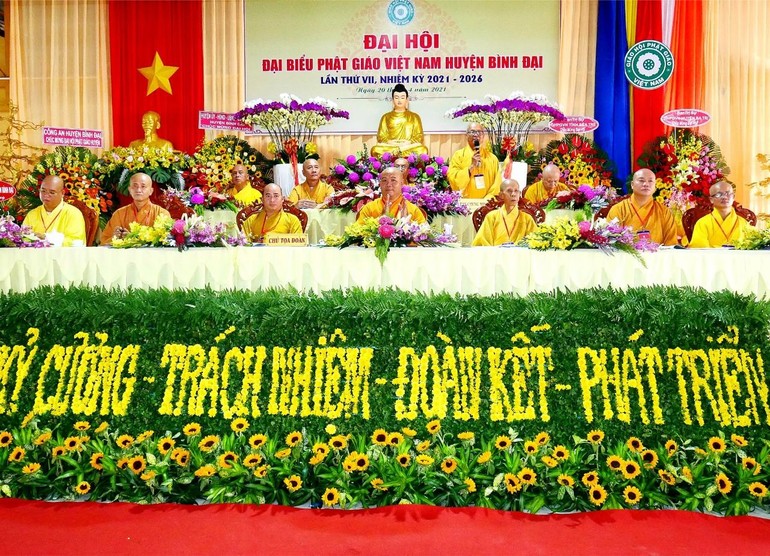 Chư tôn đức Chứng minh, Chủ tọa đoàn đại hội đại biểu Phật giáo huyện Bình Đại nhiệm kỳ 2021-2026