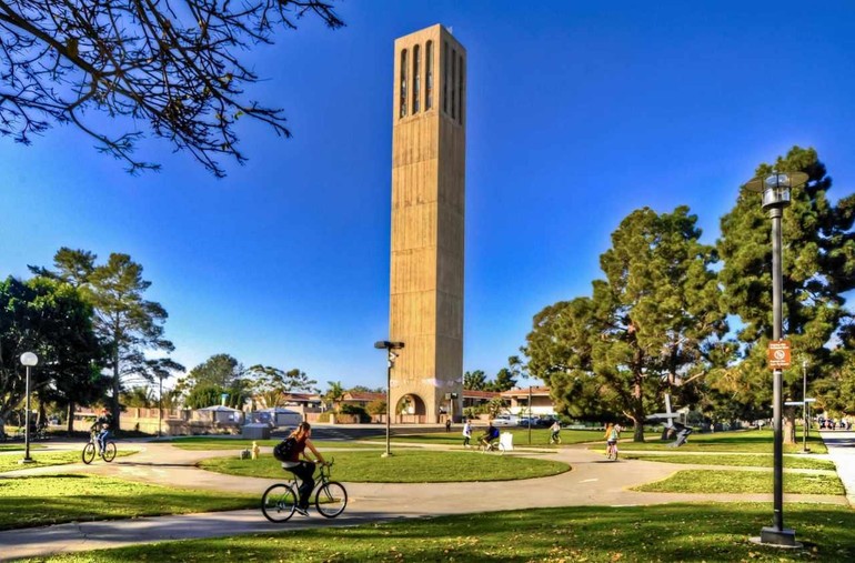 Khuôn viên Đại học Califonia ở Santa Barbara 