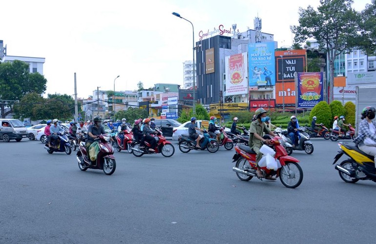 TP.HCM trong ngày đầu nới lỏng giãn cách 1-10 - Ảnh: Bảo Toàn/ BGN