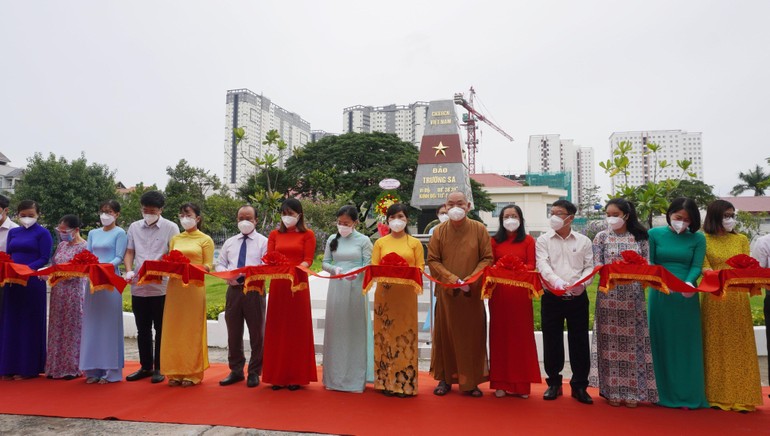 Khánh thành cột mốc chủ quyền quần đảo Trường Sa chào mừng Đại hội đại biểu Phật giáo quận 8, nhiệm kỳ X