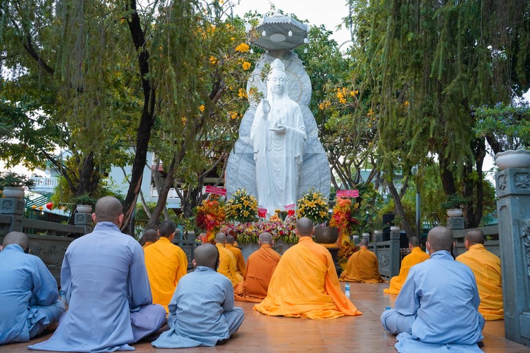 Lễ khánh đản Bồ-tát Quán Thế Âm tại chùa Diệu Pháp