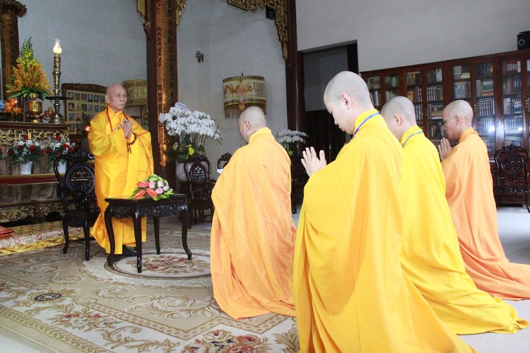 Cung thỉnh Trưởng lão Hòa thượng Thích Giác Quang, Tuyên Luật sư khai đạo giới tử Tỳ-kheo tại Đại giới đàn Mật Hiển