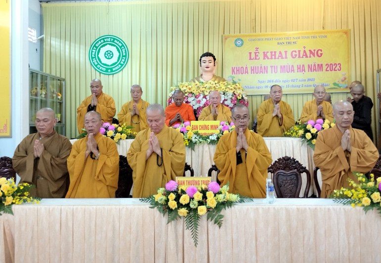 Niệm Phật cầu gia hộ