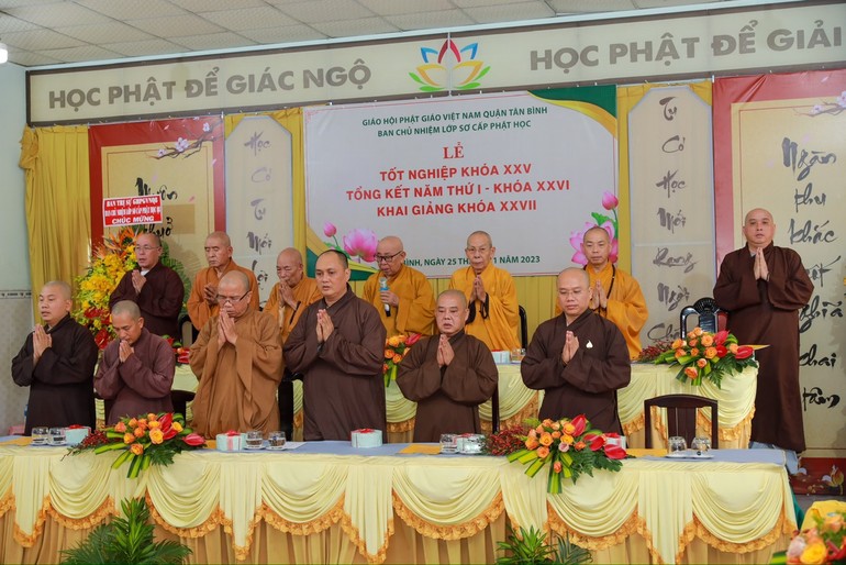 Niệm Phật cầu gia hộ