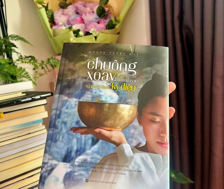 “Chuông xoay Himalaya - sự chữa lành kỳ diệu”, cuốn sách đầu tiên của Phật tử Hoàng Tuyết Mai 