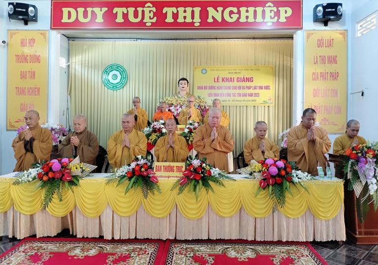 Niệm Phật cầu gia hộ