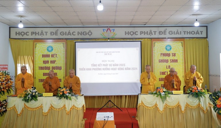 Niệm Phật cầu gia hộ