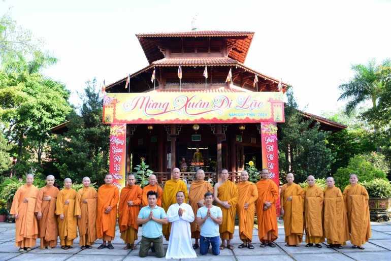 Lưu niệm tại tổ đình Minh Đăng Quang (Vĩnh Long)