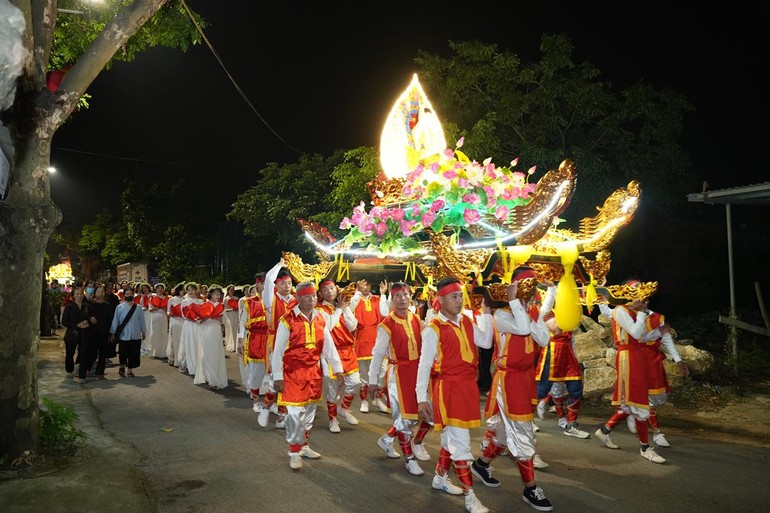 Lễ rước Phật đản sinh của chư Tăng, Phật tử chùa Xuân Tàng