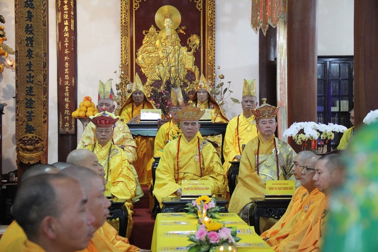 Trang nghiêm Pháp hội Dược Sư cầu nguyện tiêu tai diên thọ tại tổ đình Từ Đàm