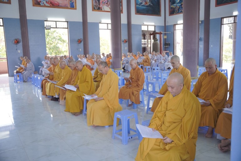 Chư Tăng Ni tỉnh Ninh Thuận tham dự phiên họp triển khai các hoạt động Phật sự sắp tới