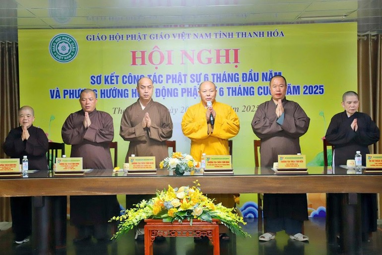 Niệm Phật cầu gia hộ