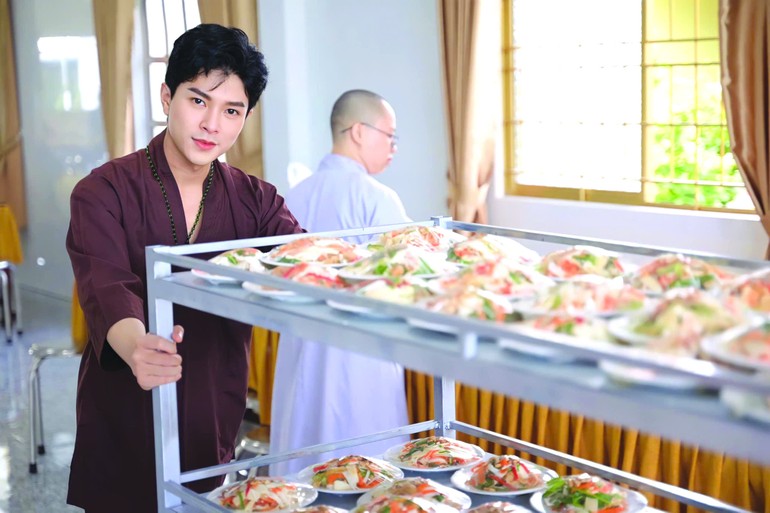 Hồ Thanh Phong - pháp danh Chơn Tịnh công quả tại chùa - Ảnh: NVCC
