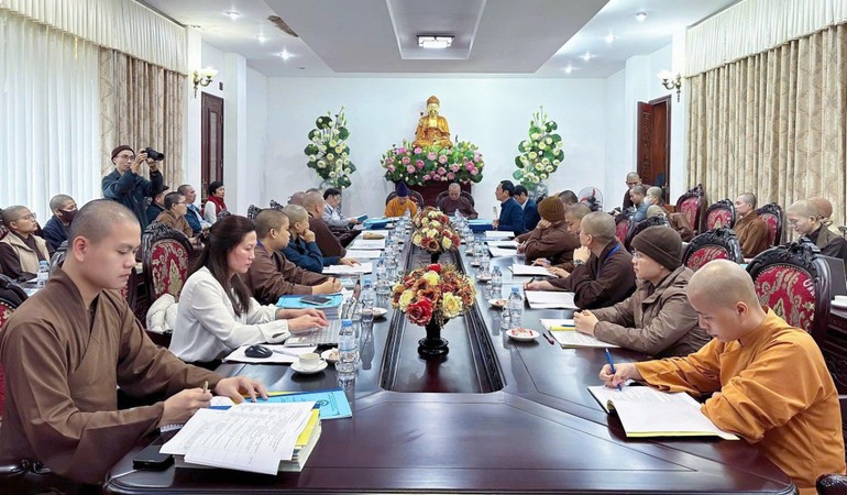 Quang cảnh buổi xét duyệt 22 đề cương luận văn thạc sĩ Phật học của các nghiên cứu sinh Học viện Phật giáo VN tại Hà Nội