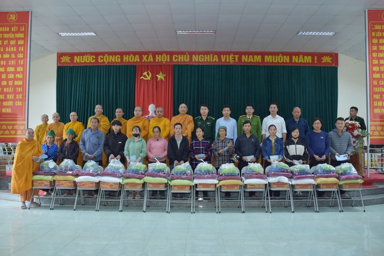 San sẻ những yêu thương