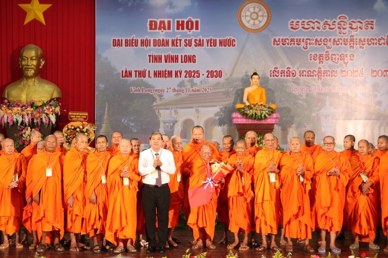 Ban Chấp hành Hội Đoàn kết Sư sãi yêu nước tỉnh Vĩnh Long, nhiệm kỳ 2025-2030 gồm: 5 vị cố vấn, 89 thành viên, do Hòa thượng Thạch Sok Xane làm Chủ tịch