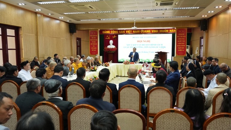 Thứ trưởng Bộ Dân tộc và Tôn giáo Nguyễn Hải Trung chủ trì hội nghị