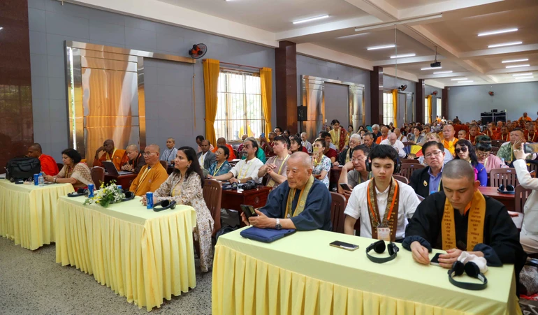Đông đảo các học giả tham dự Hội thảo quốc tế trong khuôn khổ Đại lễ Vesak Liên Hiệp Quốc 2025 - Ảnh: Nguyên Tài/BGN