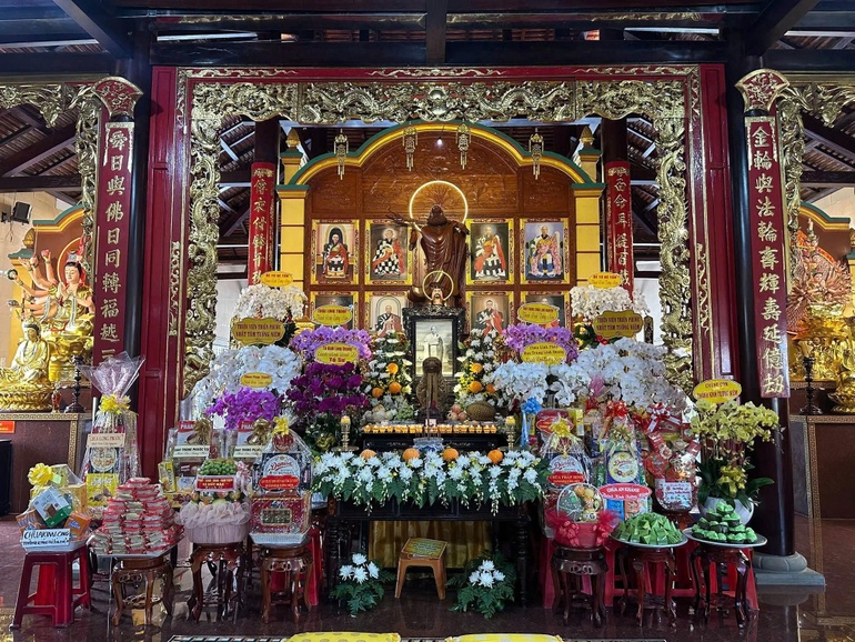 Tổ đình Linh Nguyên thiết lễ húy nhựt Tổ sư Minh Phương - Chơn Hương - Ảnh: Thiện Phước