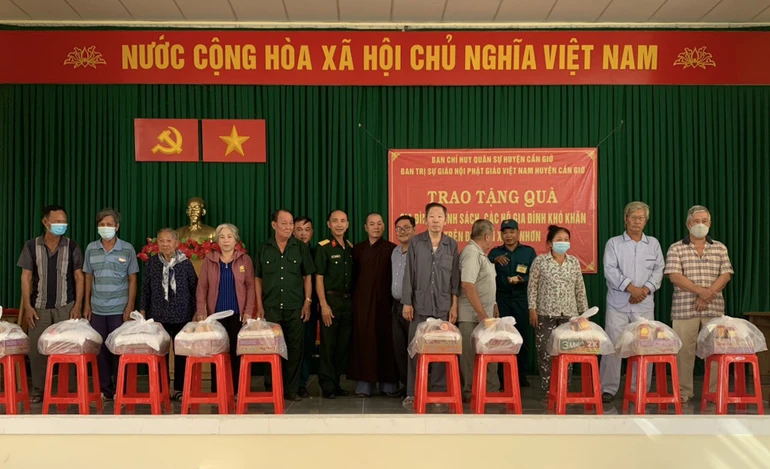 Chương trình trao quà tại H.Cần Giờ, TP.HCM