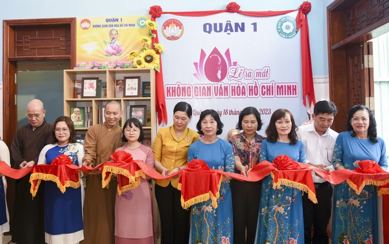 Cắt băng ra mắt “Không gian văn hóa Hồ Chí Minh” tại chùa Linh Phước (Q.1)