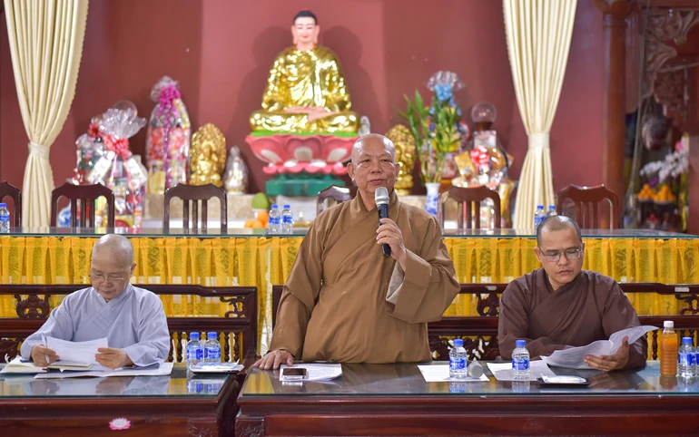 Thượng tọa Thích Thiện Từ phát biểu chỉ đạo tại phiên họp - Ảnh: Quảng Đạo/BGN