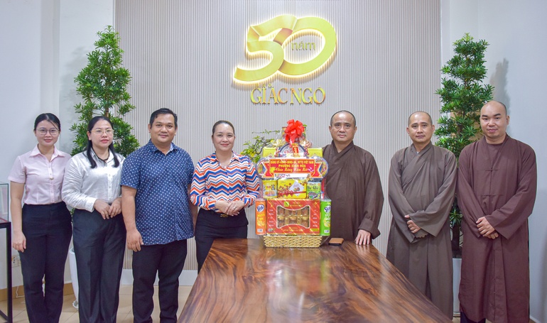 Đoàn lãnh đạo Đảng ủy - HĐND - UBND - Ủy ban MTTQVN phường Xuân Hòa thăm Báo Giác Ngộ vào chiều 5-2 - Ảnh: Quảng Đạo/BGN