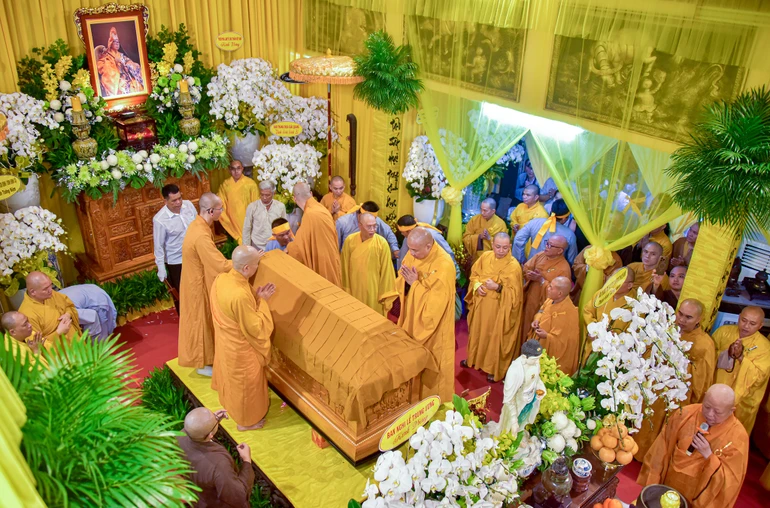 Lễ nhập kim quan Trưởng lão Hòa thượng Thích Như Tín tại chùa Hưng Long (P.Vườn Lài, TP.HCM) - Ảnh: Quảng Đạo/BGN